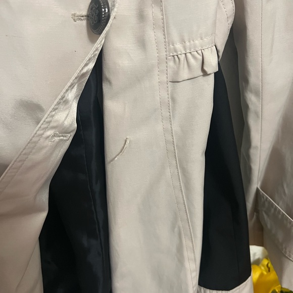 Trendy Jessica Simpson Trench Coat! Perfect for Spring! βοΈπ§₯π·πΌπΈ - Picture 5 of 5